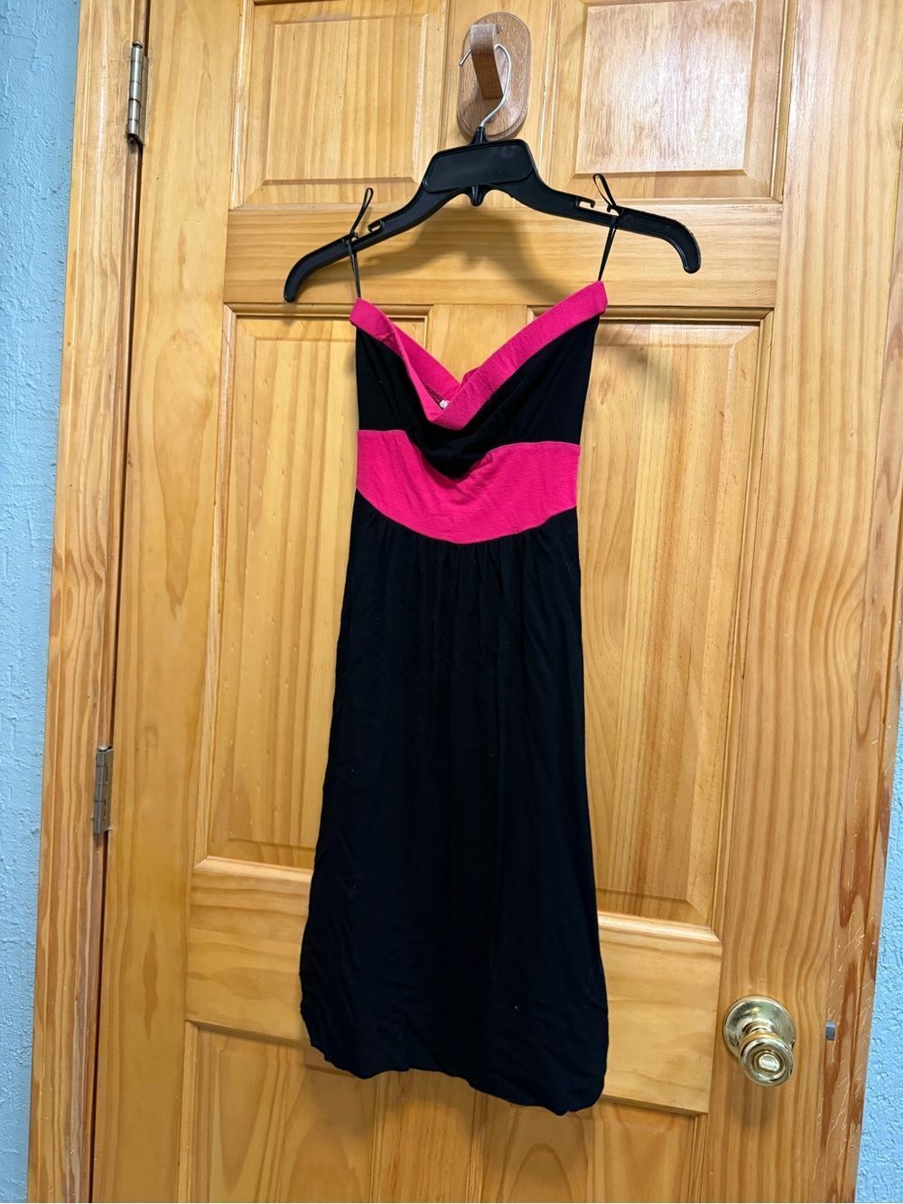 VTG. Guess Black & pink dress size S